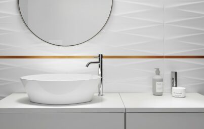 White tiles with border tile decoration